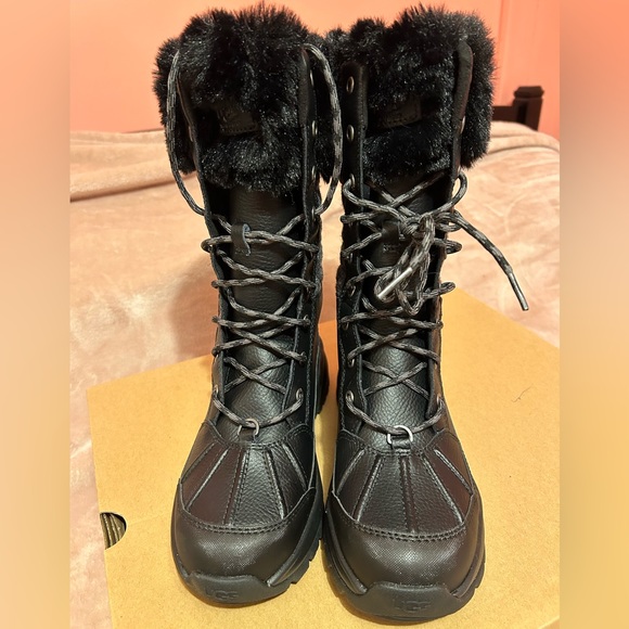 UGG Yose Tall Quilt - size 5 BRAND NEW - Picture 6 of 12